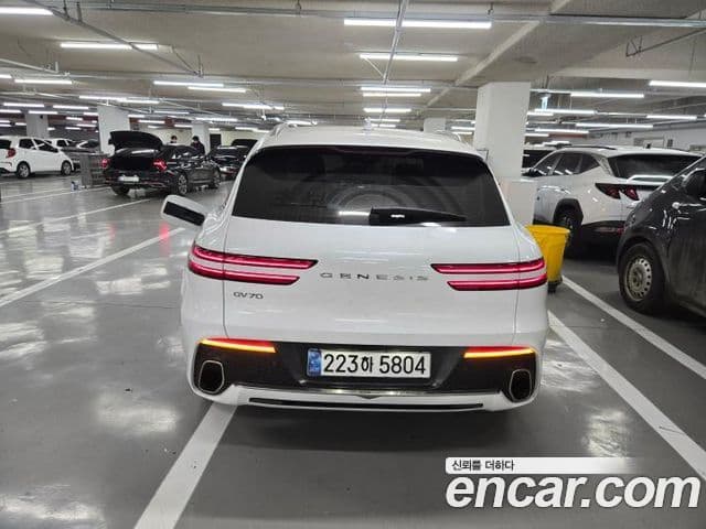 Genesis GV70, 2024 4