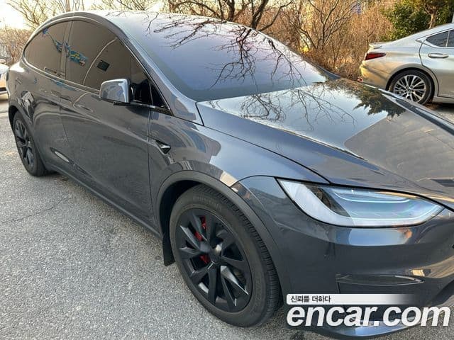 Tesla модель X Plaid, 2023 1