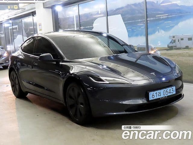 Tesla модель 3, 2025 1