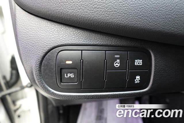 Kia All New Carens Prestige, 2015 18