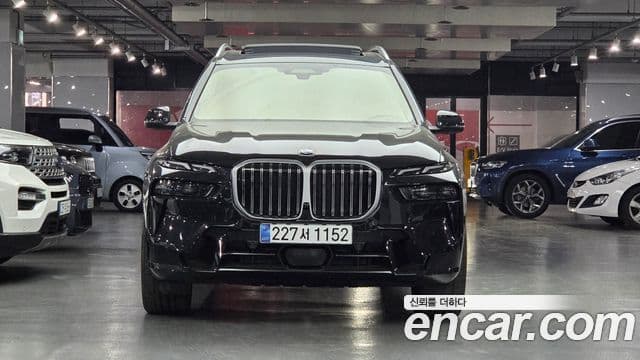 BMW X7 (G07) xDrive 40i M Sport 6인승, 2025 1