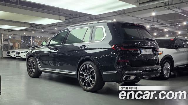 BMW X7 (G07) xDrive 40i M Sport 6인승, 2025 3