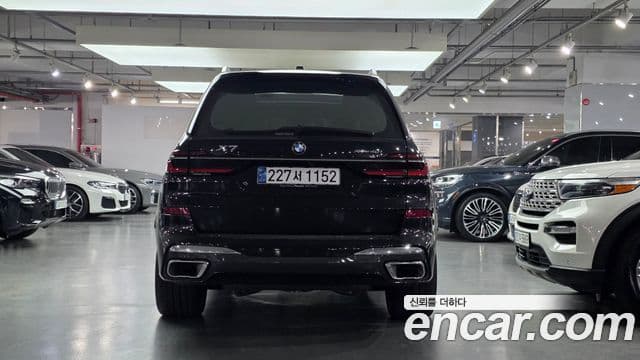 BMW X7 (G07) xDrive 40i M Sport 6인승, 2025 4