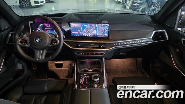 BMW X7 (G07) xDrive 40i M Sport 6인승, 2025 9