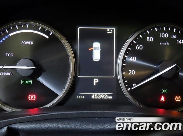 Lexus NX300h Executive, 2019 9