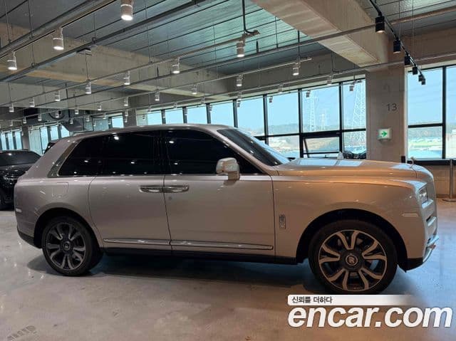 Rolls-Royce Cullinan, 2021 4