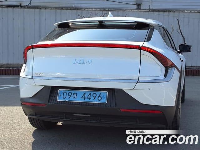 Kia EV6 Air, 2023 6