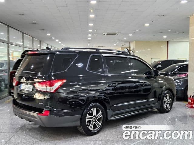 KG모빌리티(SsangYong) Korando 투리스모 4WD 9인승 Adventure 60th Edition, 2015 3