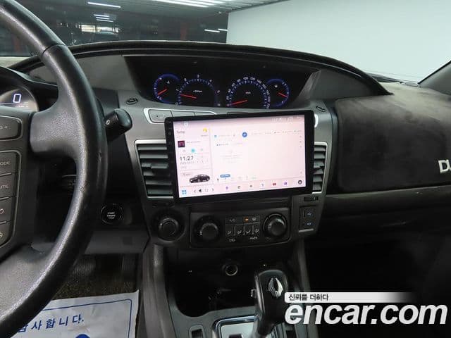 KG모빌리티(SsangYong) Korando 투리스모 4WD 9인승 Adventure 60th Edition, 2015 10