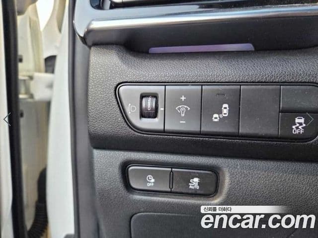 Kia Niro Plus Air (таксомоторный тип), 2024 7