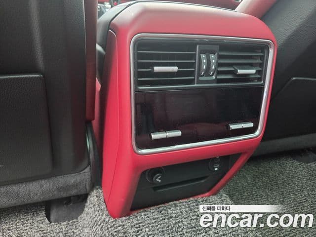 Porsche Cayenne (PO536), 2020 12