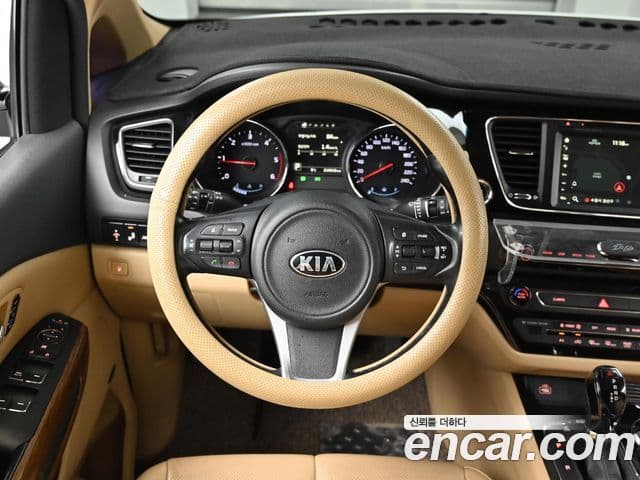 Kia All New Carnival Noblesse, 2016 13