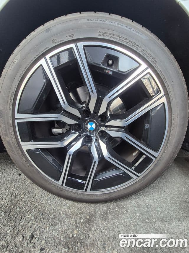 BMW 7시리즈 (G70) 740d xDrive M Sport, 2025 все фото