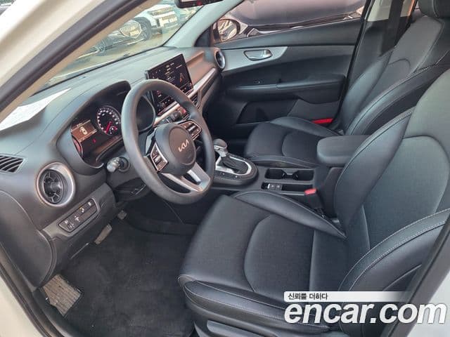 Kia The / новый New K3 2세대 Trendy, 2022 17