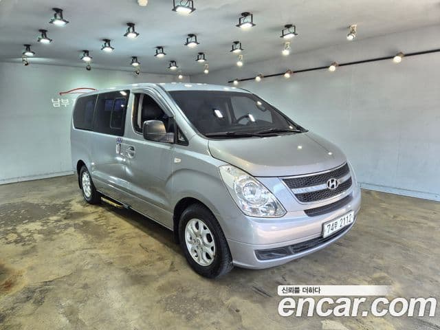 Hyundai Grand Starex CVX Deluxe, 2013 1