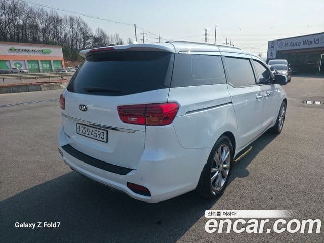 Kia The / новый New Carnival Prestige, 2020 все фото