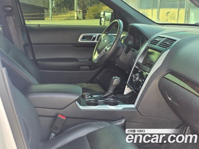 Ford Explorer 5세대, 2015 12