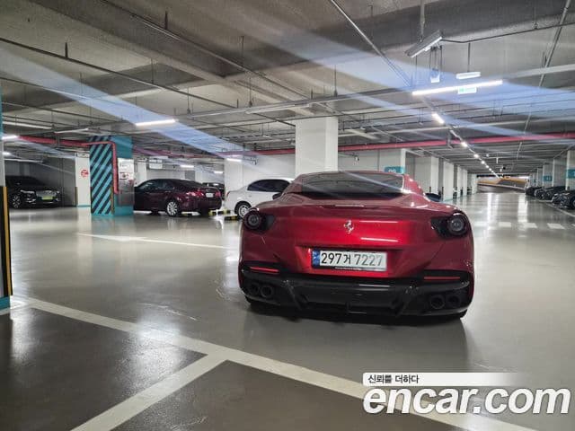 Ferrari 포르토피노 M 3.9 V8, 2022 4