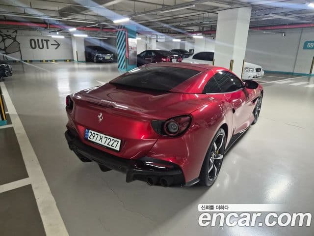 Ferrari 포르토피노 M 3.9 V8, 2022 6