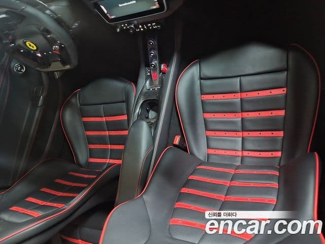 Ferrari 포르토피노 M 3.9 V8, 2022 10