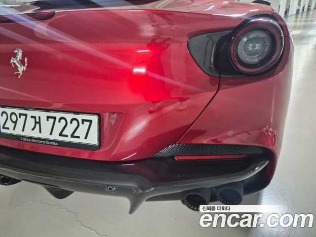 Ferrari 포르토피노 M 3.9 V8, 2022 11