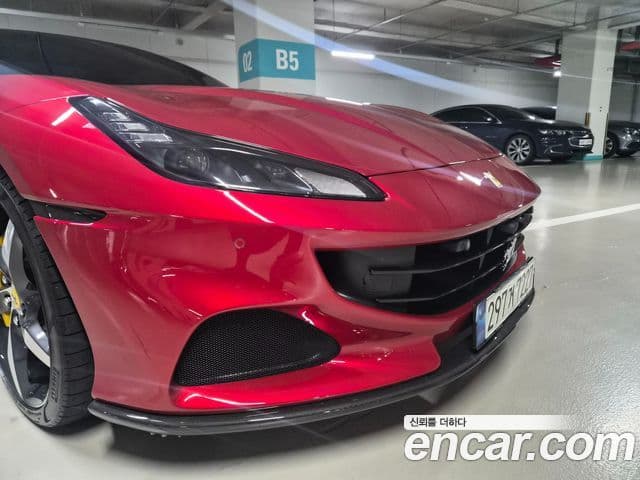 Ferrari 포르토피노 M 3.9 V8, 2022 12