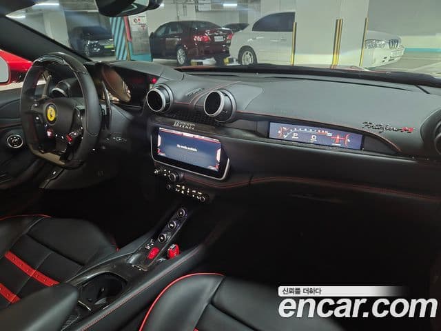 Ferrari 포르토피노 M 3.9 V8, 2022 16