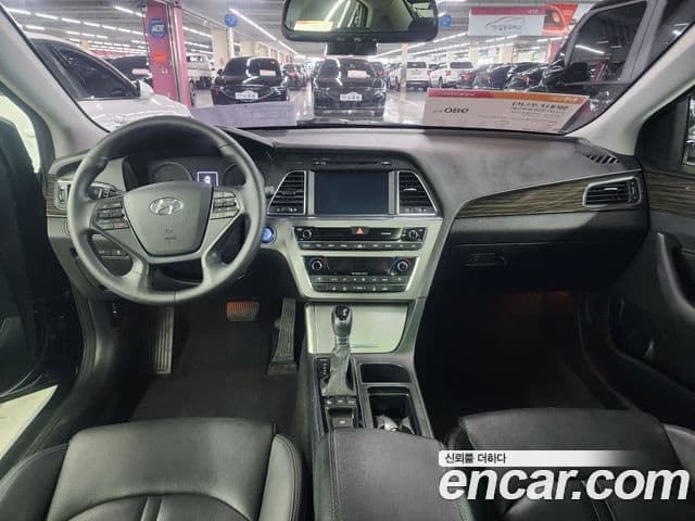 Hyundai LF Sonata LPI Modern(для людей с инвалидностью), 2015 7