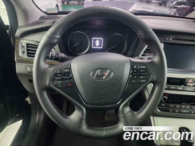 Hyundai LF Sonata LPI Modern(для людей с инвалидностью), 2015 8