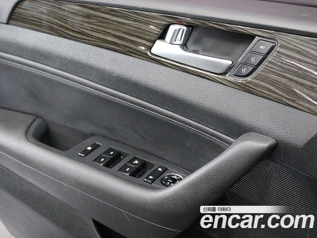 Hyundai LF Sonata LPI Modern(для людей с инвалидностью), 2015 13