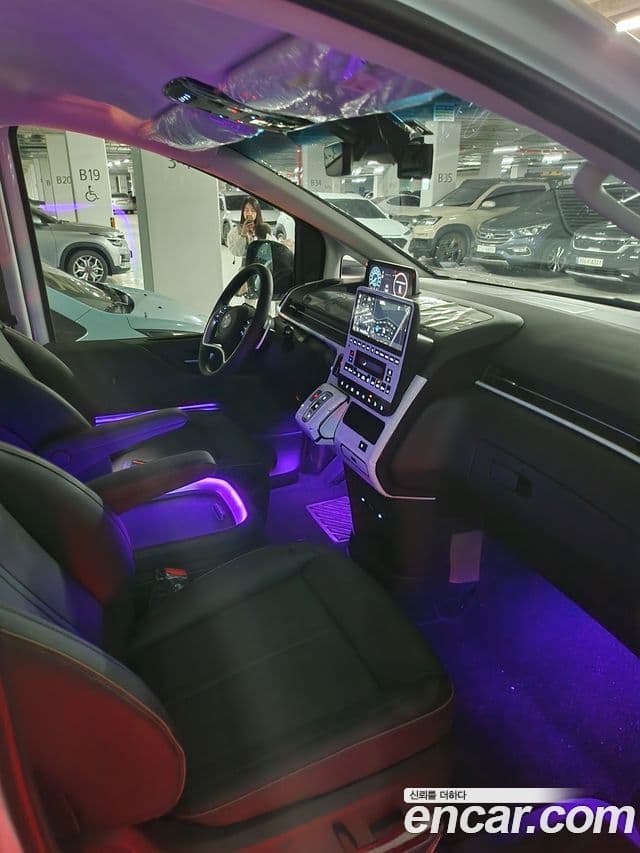 Hyundai Staria Inspiration, 2025 все фото