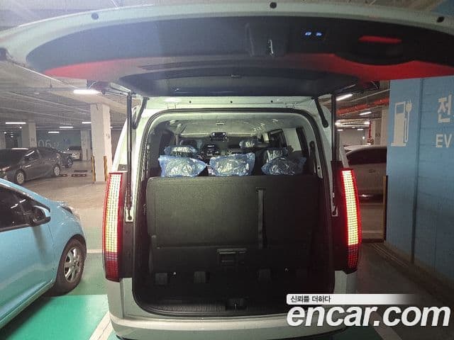 Hyundai Staria Inspiration, 2025 10