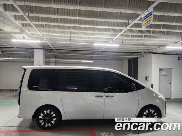 Hyundai Staria Inspiration, 2025 17