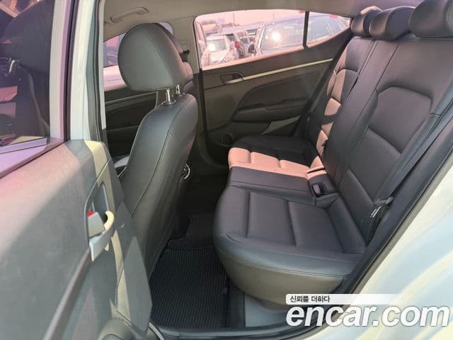 Hyundai Avante AD Modern, 2017 8