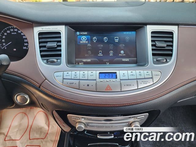 Hyundai Genesis Special, 2013 12