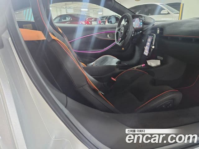 맥라렌 아투라 3.0 купе, 2023 10