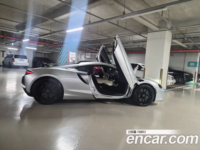 맥라렌 아투라 3.0 купе, 2023 12