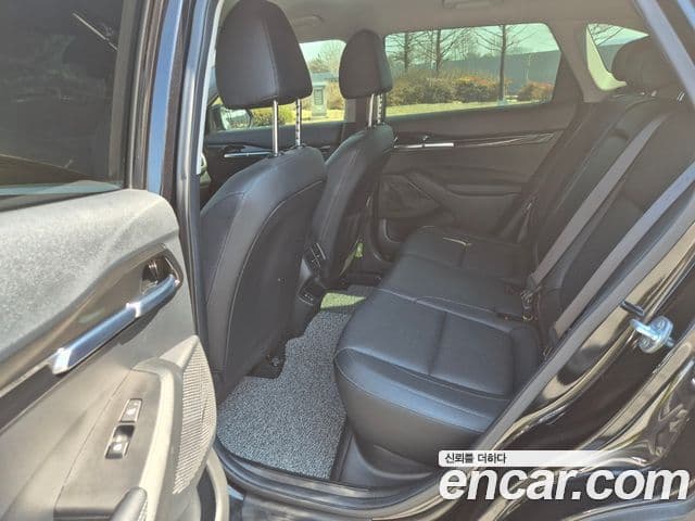 Kia The / новый New Seltos Signature, 2023 15