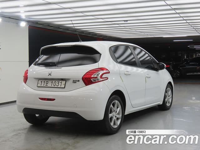 Peugeot 208 1.4 e-HDi Eco 5도어, 2015 4