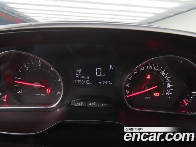 Peugeot 208 1.4 e-HDi Eco 5도어, 2015 9