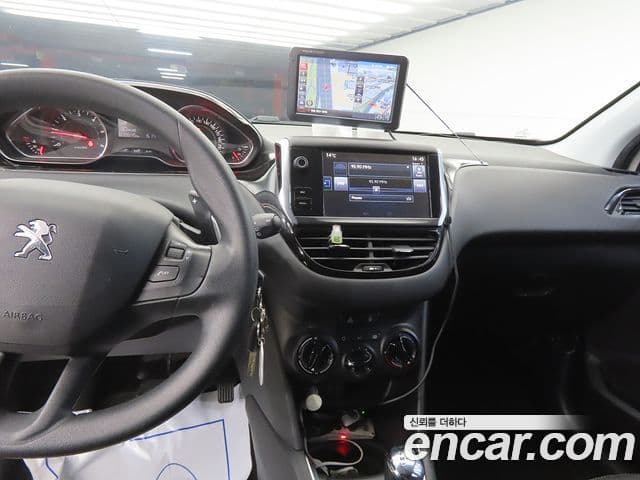 Peugeot 208 1.4 e-HDi Eco 5도어, 2015 10