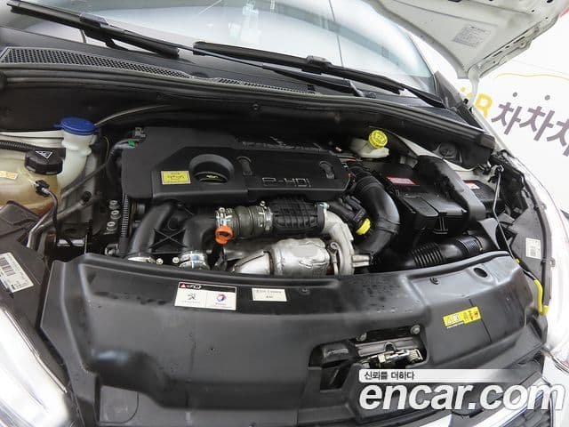 Peugeot 208 1.4 e-HDi Eco 5도어, 2015 19