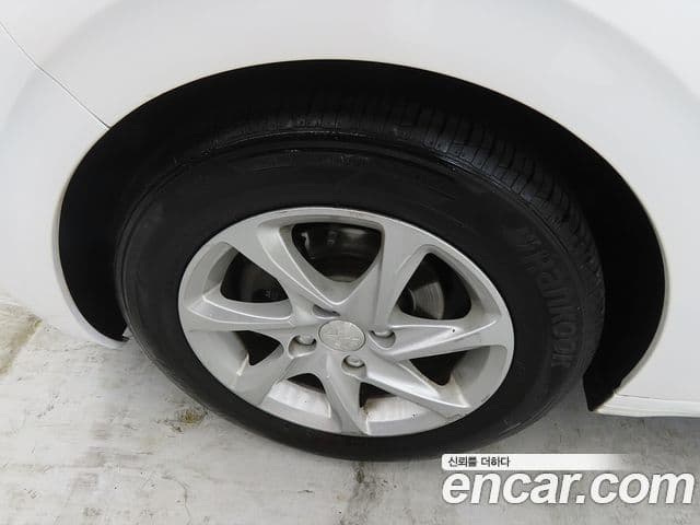 Peugeot 208 1.4 e-HDi Eco 5도어, 2015 20