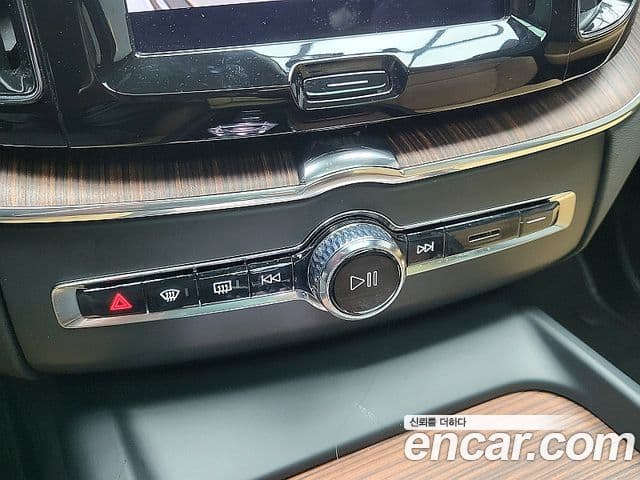 Volvo XC60 2세대 B6 Ultimate Bright, 2023 12