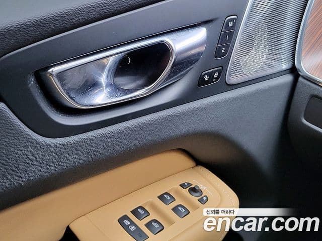 Volvo XC60 2세대 B6 Ultimate Bright, 2023 16