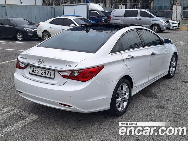 Hyundai YF Sonata LPI Premier(для людей с инвалидностью), 2010 6