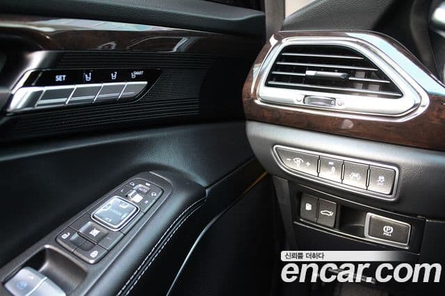 Genesis EQ900 Luxury, 2018 9