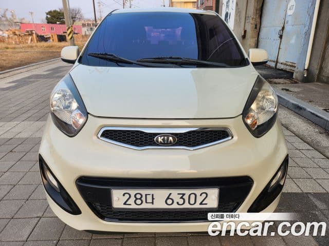 Kia All New Morning Deluxe Trendy, 2015 1