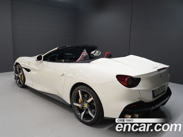 Ferrari 포르토피노 M 3.9 V8, 2022 2