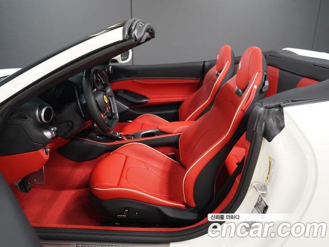 Ferrari 포르토피노 M 3.9 V8, 2022 10